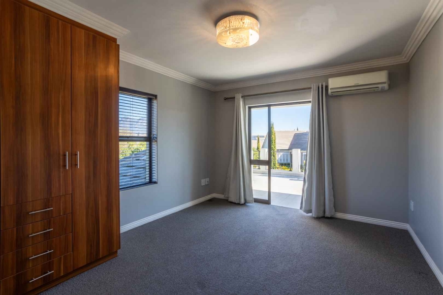 To Let 3 Bedroom Property for Rent in Val De Vie Estate Western Cape